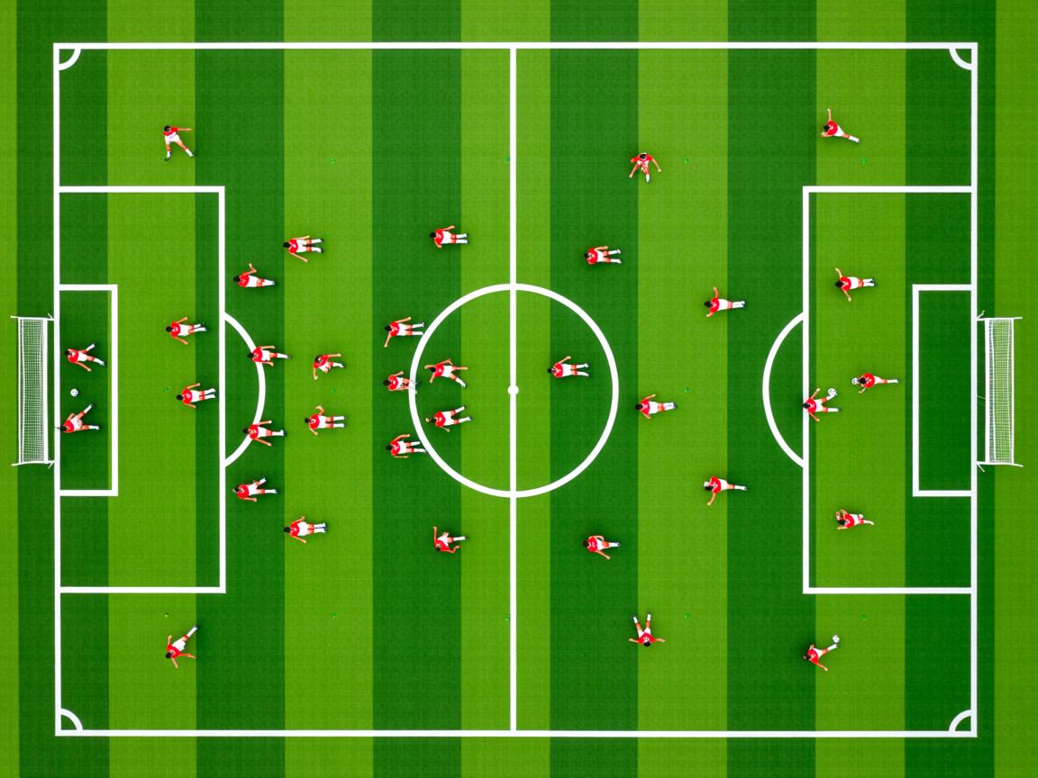 九游娱乐登录-五大联赛是否借助边路深度拉伸创造中路空位，五大联赛中场球员  第3张